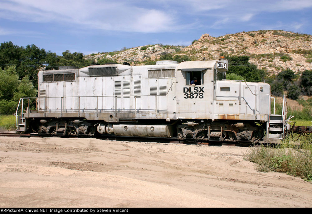 Ex SP GP9e DLSX #3878 working on CZRY